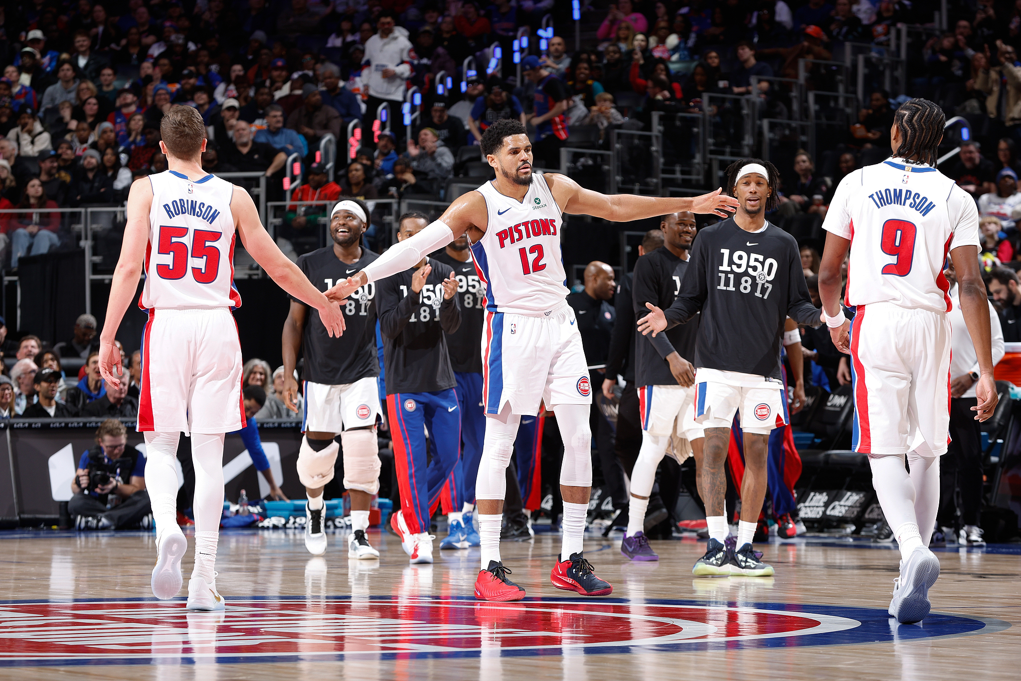 开云APP-活塞大胜篮网53分 刷新队史最大净胜分差纪录